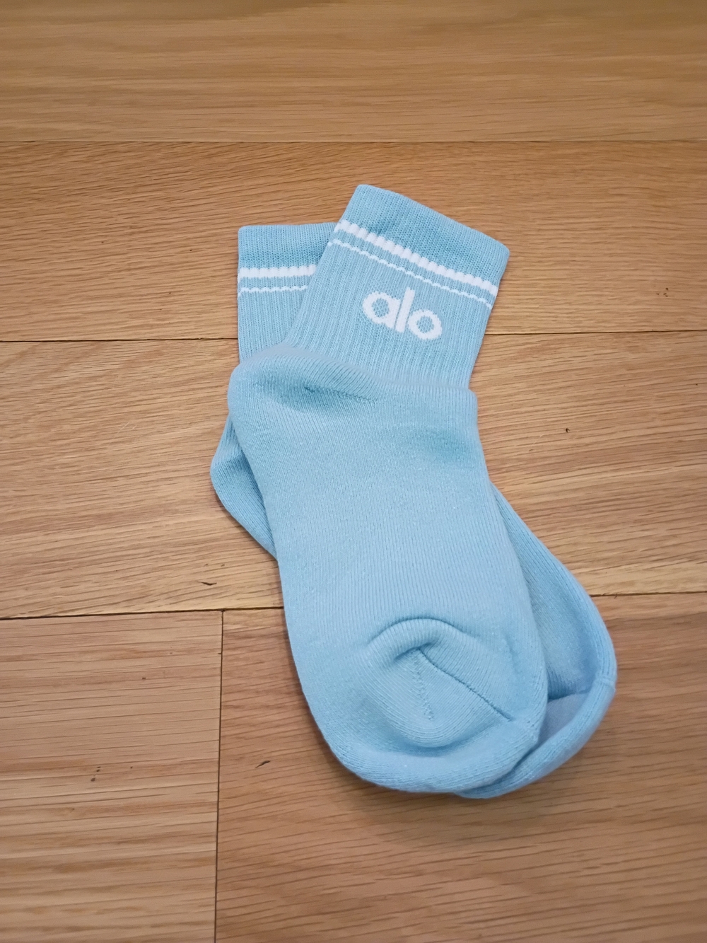 ALO Yoga Throwback Half Crew Blue Socks